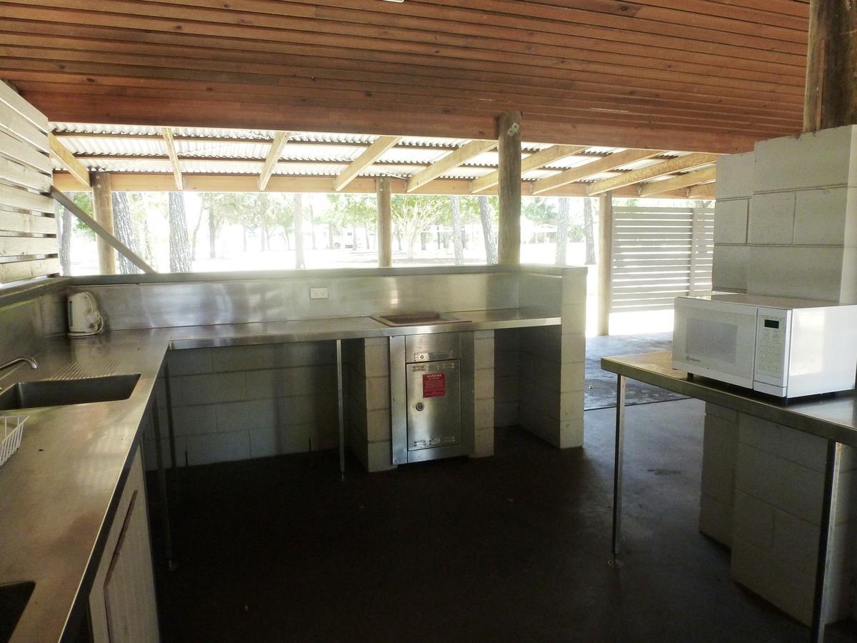 Nrma Woodgate Beach Holiday Park ภายนอก รูปภาพ