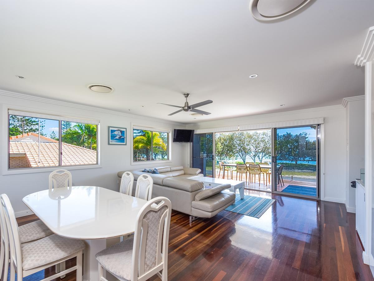 Nrma Woodgate Beach Holiday Park ภายนอก รูปภาพ